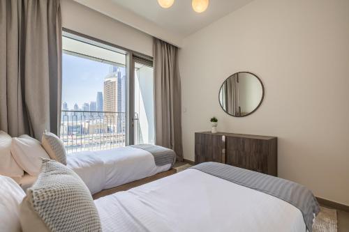3BDR with Maid Room I Downtown I Burj Khaliva View - image 9