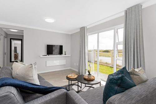 Elegant, Spotless 2 Bed For Enchanted Stays Room Type - Two-Bedroom Apartment