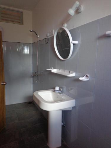 Quadruple Room with Balcony image 2