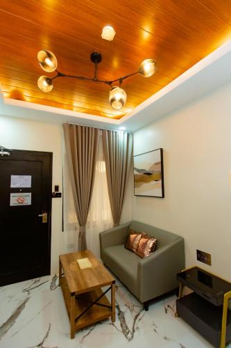 Rockfort Hotel Room Type - Standard Queen Room