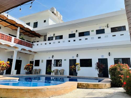 Hotel kale -iztac in Los Ayala, Mexico