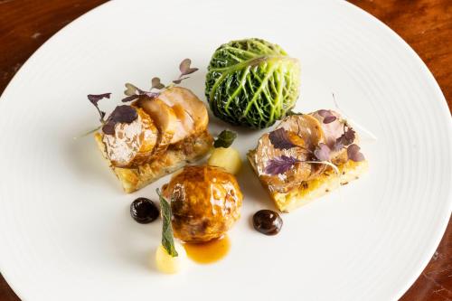 The Lake Isle Restaurant with rooms - 레스토랑
