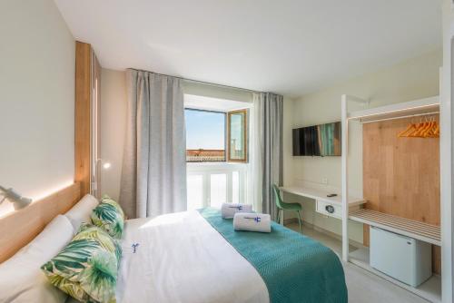 Double room, deluxe, partial sea view
