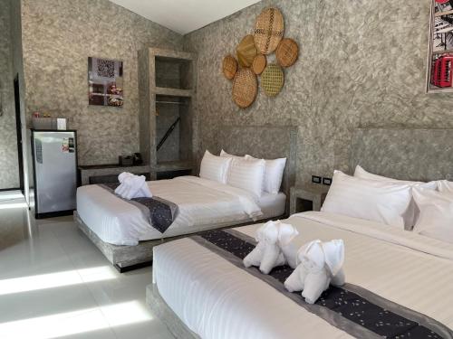 2 double beds