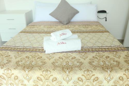 Double Room image 3