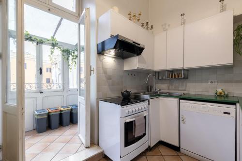 Rome As You Feel - Two-Bedroom Apartment in Monti, Rome (photo 7)