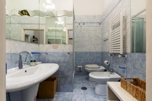 Rome As You Feel - Two-Bedroom Apartment in Monti, Rome (photo 8)