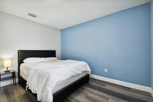 5 Bedroom, King Bed Master Suite in Tampa, USA