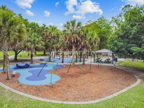 By the River, Pool and King bed in Tampa, USA