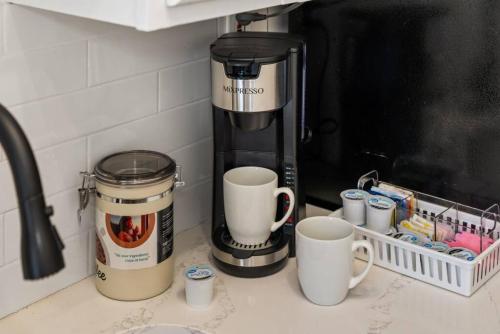 Charming 2 BR Home in Philadelphia, Ideal Location, Ample Parking! Charming 2 BR Home in Philadelphia, Ideal Location, Ample Parking!