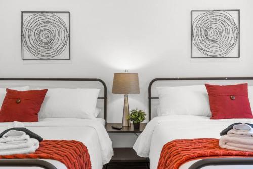 Charming 2 BR Home in Philadelphia, Ideal Location, Ample Parking! Charming 2 BR Home in Philadelphia, Ideal Location, Ample Parking!