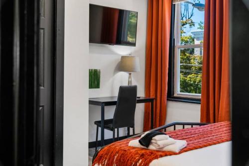 Charming 2 BR Home in Philadelphia, Ideal Location, Ample Parking! Charming 2 BR Home in Philadelphia, Ideal Location, Ample Parking!