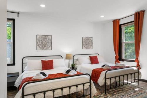 Charming 2 BR Home in Philadelphia, Ideal Location, Ample Parking! Charming 2 BR Home in Philadelphia, Ideal Location, Ample Parking!