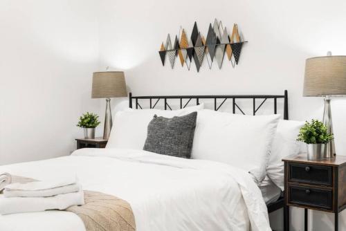Modern City Luxury Home with Ample Parking in Charming Philly! in Philadelphia, USA