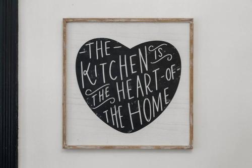 Modern City Luxury Home with Ample Parking in Charming Philly! Modern City Luxury Home with Ample Parking in Charming Philly!