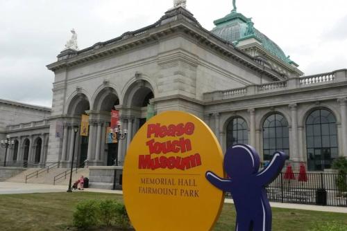 Modern City Luxury Home with Ample Parking in Charming Philly! Modern City Luxury Home with Ample Parking in Charming Philly!