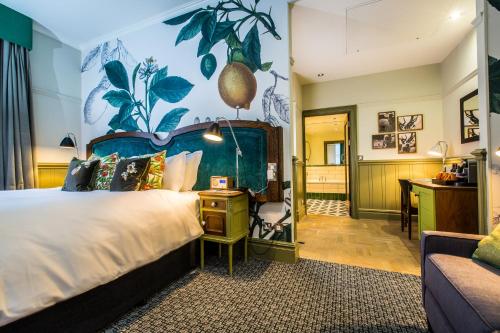 Facilities, Orange Tree near White Cross