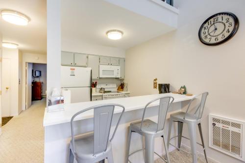 Cozy Condo w/ Balcony - Near Big Sky Resort!