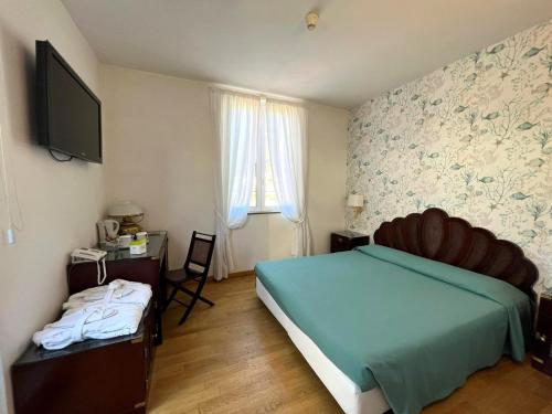 Superior Deluxe Double or Twin Room
