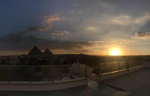 kind pyramids