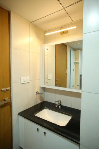 Luxe Luminar- 1 BHK Apartment - image 5