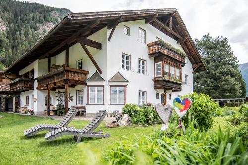 Viesnīcas āriene, Rieplhof - Relaxing farm stay with breakfast and mountain view in Val Di Vizze