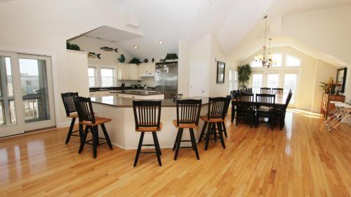 OCEANFRONT, 8 BRs, Rec Rm, Pool, H Tub, Media Rm, Ocean Views, OS24C, Flying Cloud II, Corolla (foto 9)