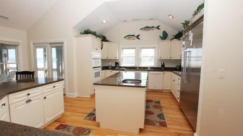 OCEANFRONT, 8 BRs, Rec Rm, Pool, H Tub, Media Rm, Ocean Views, OS24C, Flying Cloud II, Corolla (foto 10)