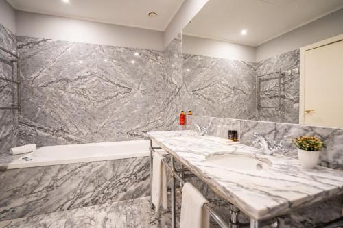 Suite image 1