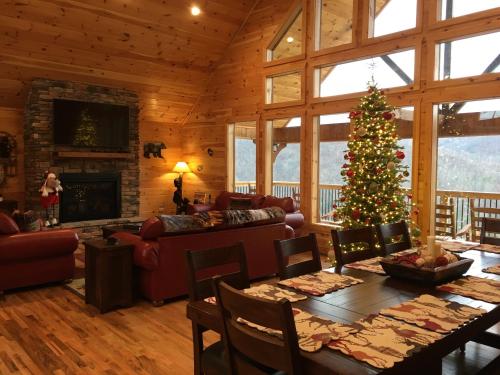 Mountain Haven - Relax & enjoy AMAZING 180 Degree Views of Mt LeConte - image 14