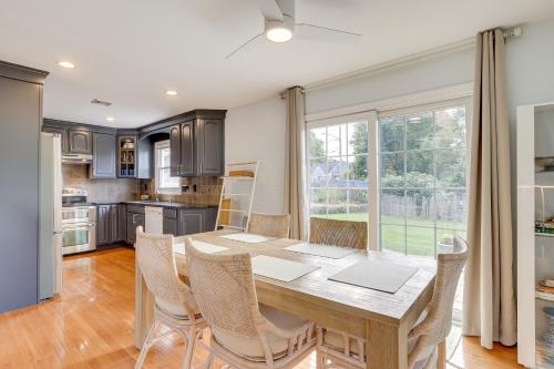 Charming West Haven Home - Walk to Beach! in West Haven, USA