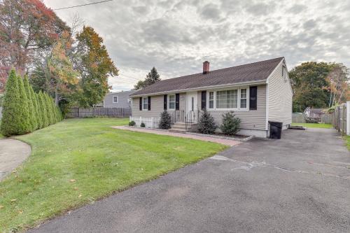 Charming West Haven Home - Walk to Beach!