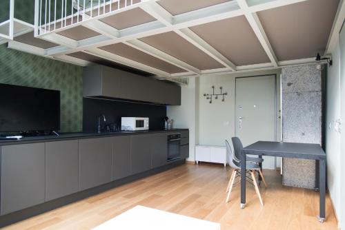 Youhosty - Lambro12, Mailand
