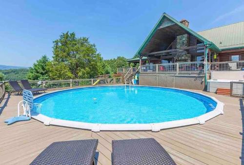 Heaven’s View Lodge, Pool, Pet Friendly in Dunlap, USA