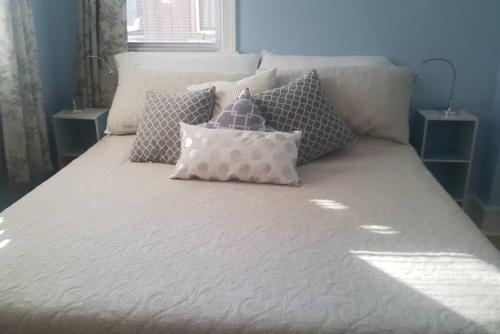 Walk Everywhere Charming Adams Morgan 1 BR