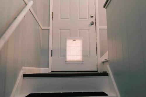 Two blocks front Grants Farm! Pets allowed fenced. in Sappington, USA