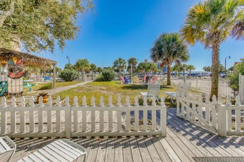 Myrtle Beach Cottage Walk to Second Ave Pier - image 12