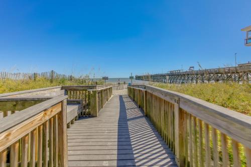 Myrtle Beach Cottage Walk to Second Ave Pier - image 10