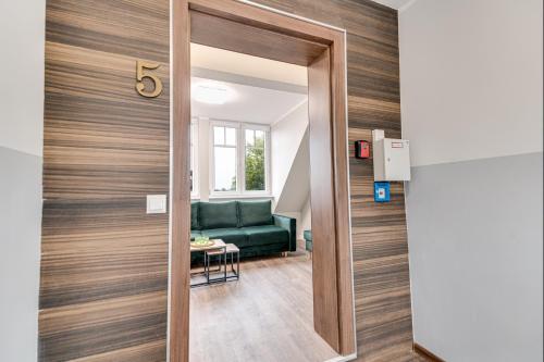 VIP Apartment A 64qm 4 Zi DG Wohnung klimatisiert großes Bad u Küche max 4 Gäste inklusive Schlafsofa