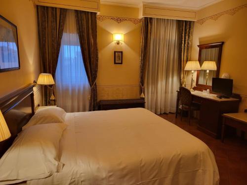 2 twin beds