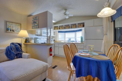 Sunlit Sarasota Cottage with Screened Porch! in Sarasota, USA