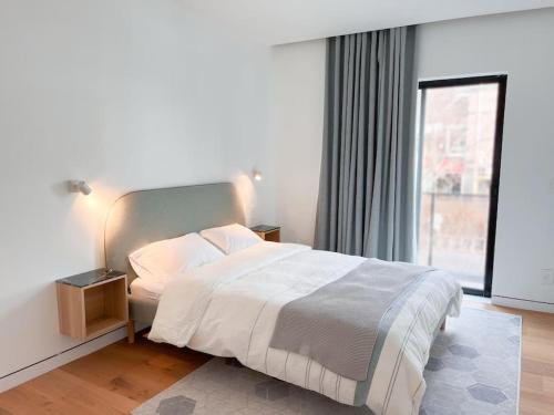New Ample and Cozy One Bedroom Apt in Brooklyn at Rem-Casa in Brooklyn, USA