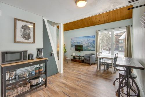 Big Sky Gwens Getaway Condo with Mtn Views! in Big Sky, USA