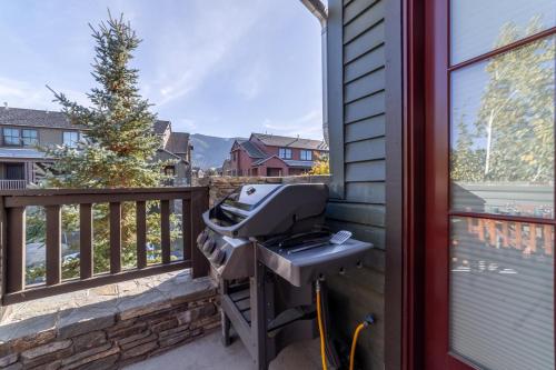 533- Snowcreek Old Western Style Townhome