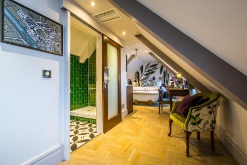 Facilities, Orange Tree near White Cross