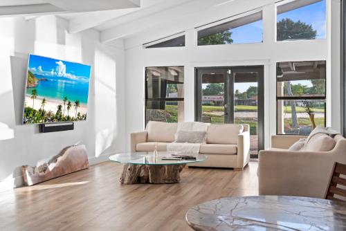 Общ салон/телевизионна зона, Lakeside Oasis Pool Sauna and Golf in Miami L40 in Country Club