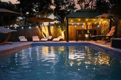 . Serenity Retreat Pool Hot Tub BBQ Workspace WiFi+