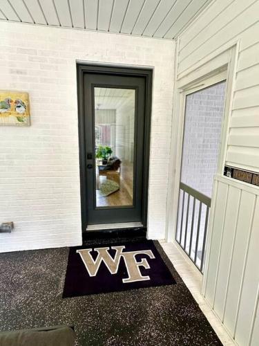 The Demon Deacon Den - BuenaVista in Winston-Salem, USA