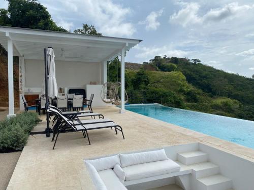 CASA AYLA A - stunning 5BR Ocean view house & infinity pool in Flamingo
