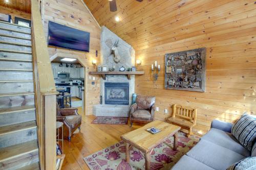 Above and Beyond Pigeon Forge Cabin with Prime Views! in Pigeon Forge, USA